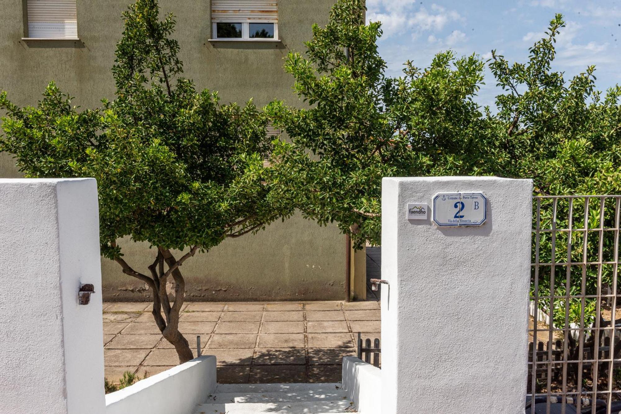 Guest House - Affittacamere Green Apartment - By Faendho Porto Torres Eksteriør bilde